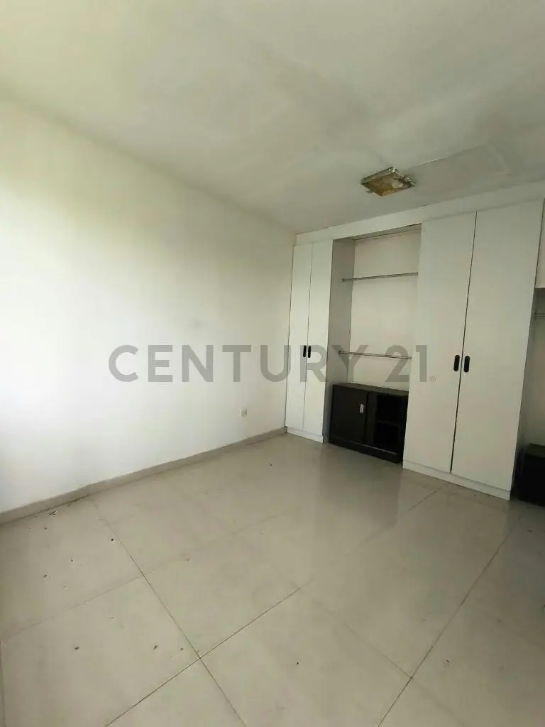 Residencia de 700 m² con vista al Ávila en Colinas de Los Chaguaramos - 51