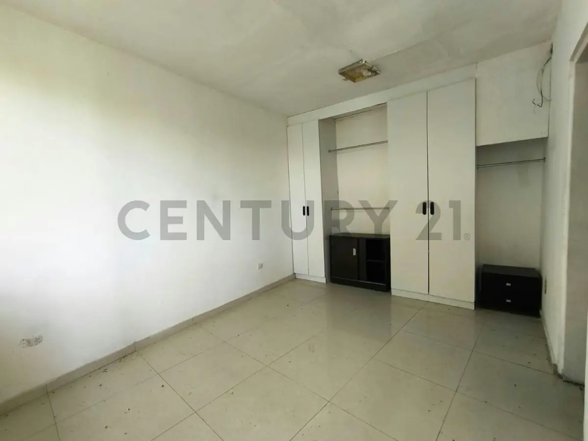 Residencia de 700 m² con vista al Ávila en Colinas de Los Chaguaramos - 52