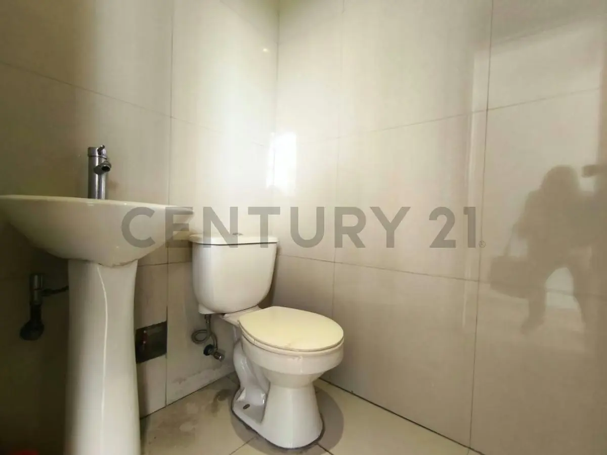 Residencia de 700 m² con vista al Ávila en Colinas de Los Chaguaramos - 53
