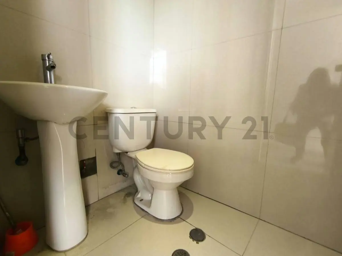 Residencia de 700 m² con vista al Ávila en Colinas de Los Chaguaramos - 54