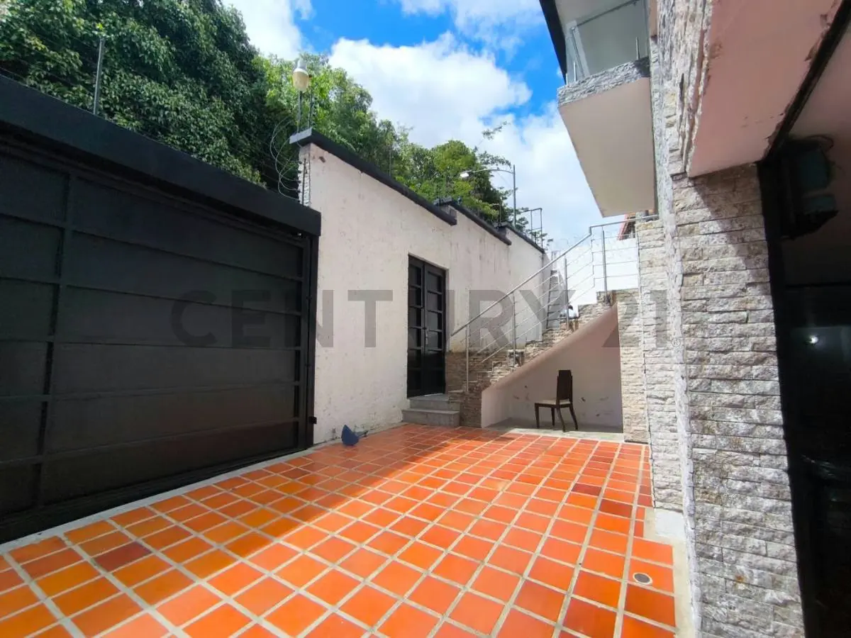 Residencia de 700 m² con vista al Ávila en Colinas de Los Chaguaramos - 56