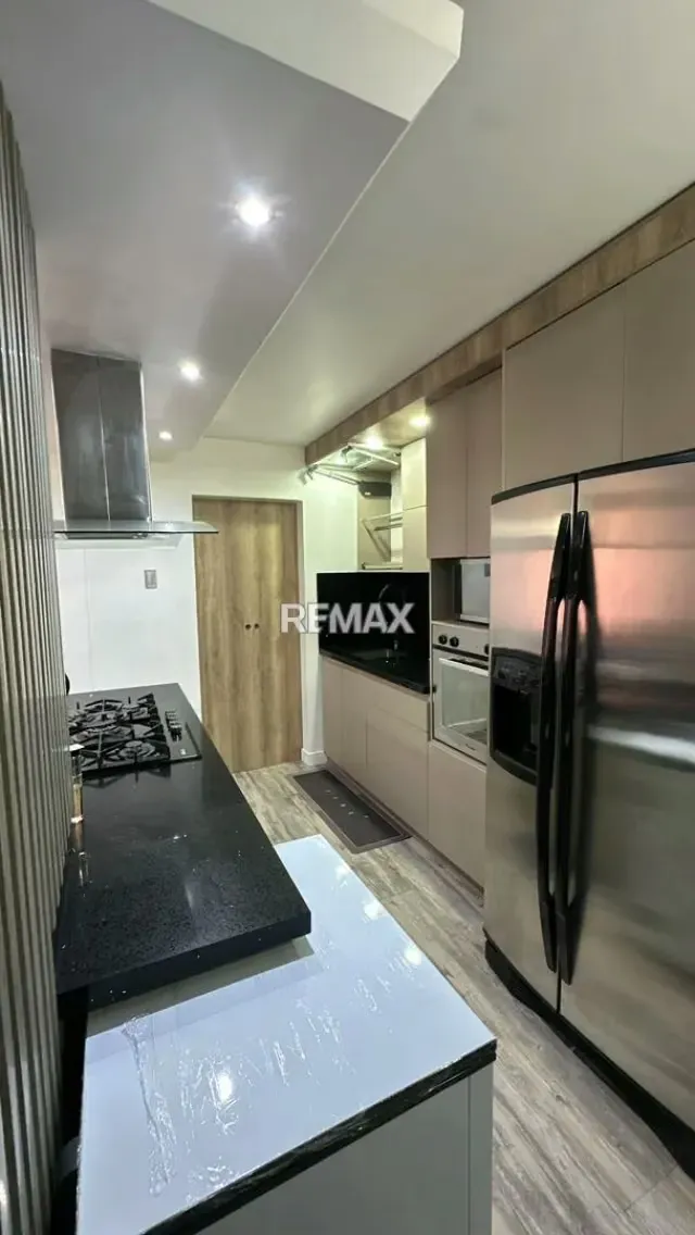 En Venta Apartamento Remodelado en la Concordia Residencia la Florida Edif Frailejon - 16