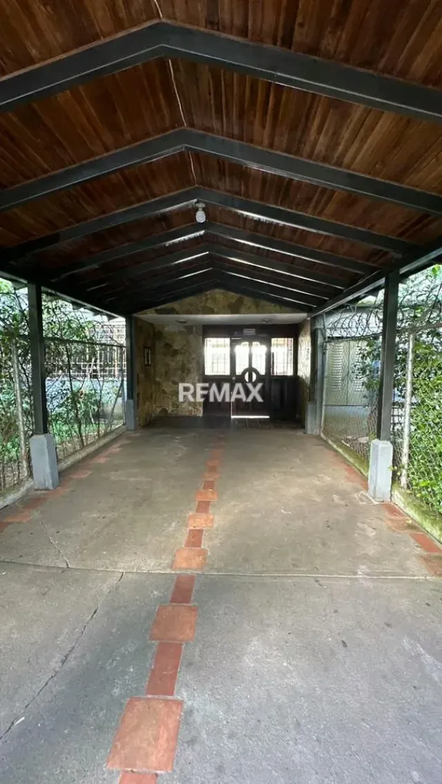 En Venta Apartamento Remodelado en la Concordia Residencia la Florida Edif Frailejon - 4