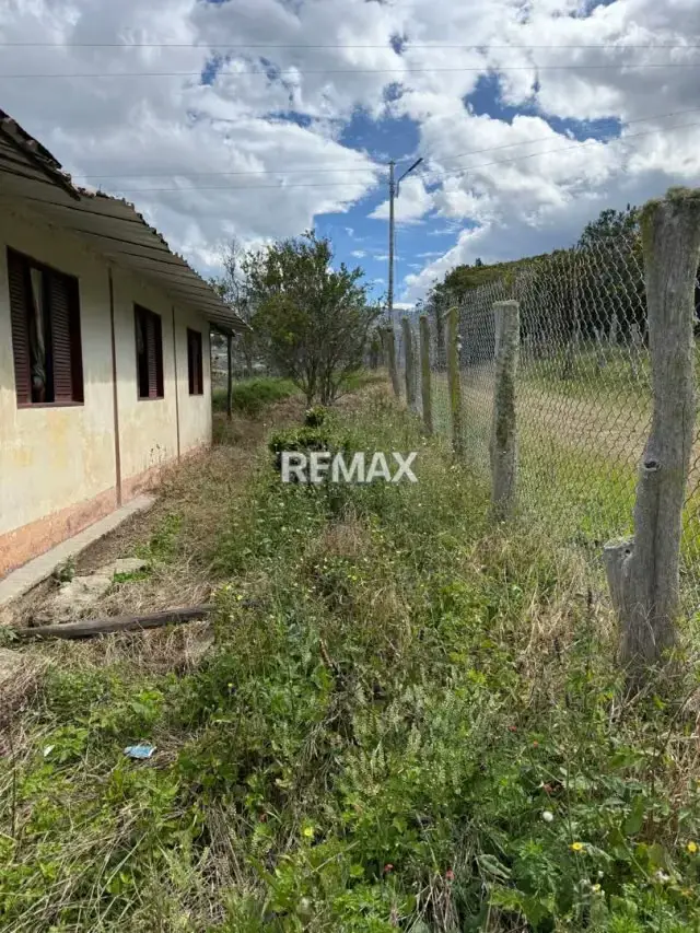 VENTA DE CASA RURAL EN EL VOLADOR VIA LOBATERA