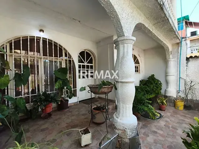 En Alquiler Casa dos Niveles, Urb. Girardot