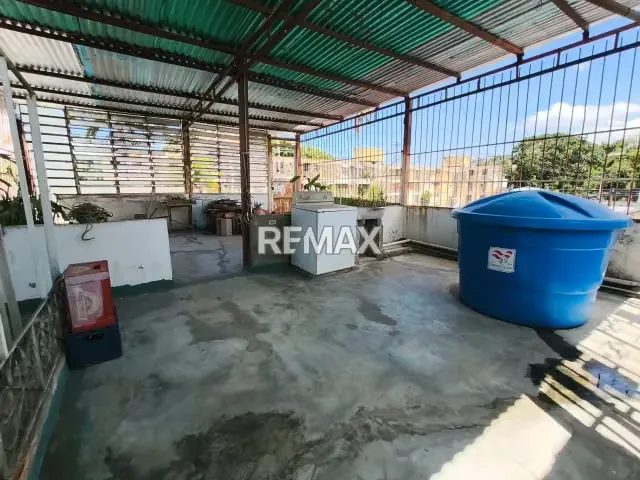 En Alquiler Casa dos Niveles, Urb. Girardot - 12
