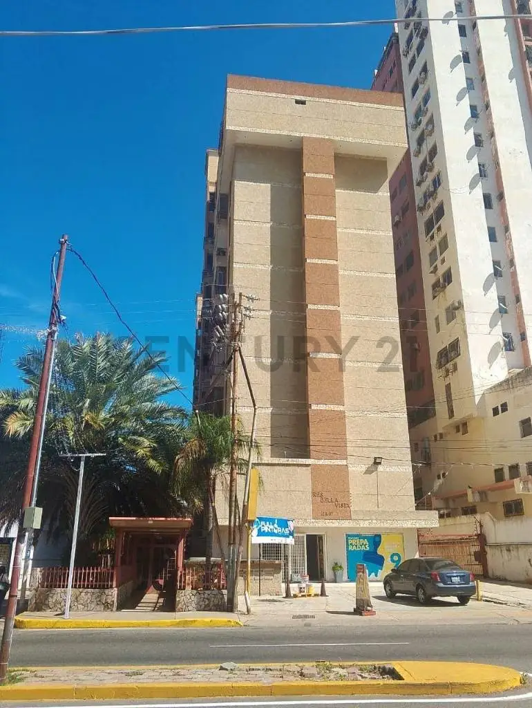 Se alquila apartamento Residencias Bella Vista Av. 4