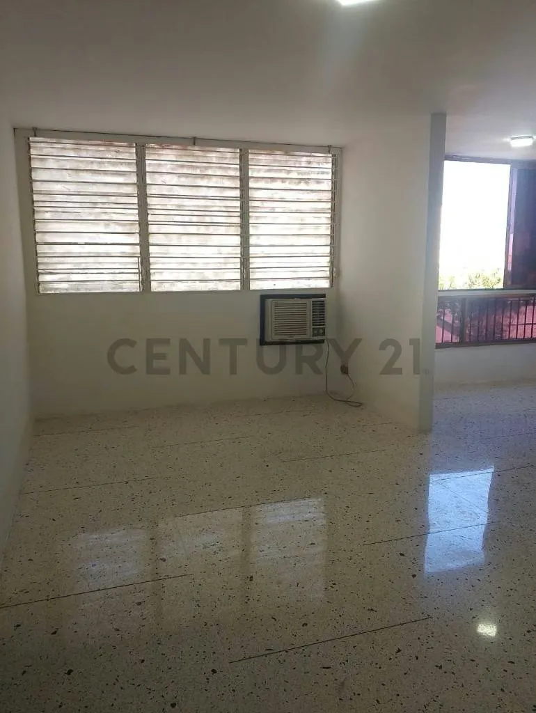 Se alquila apartamento Residencias Bella Vista Av. 4 - 6