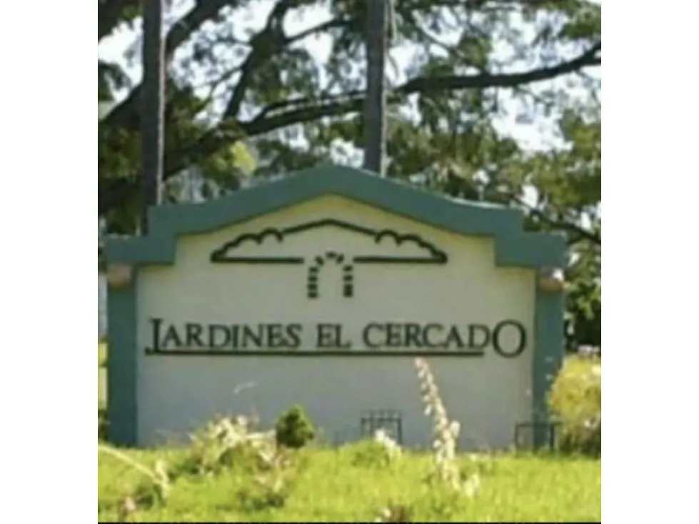 Vendo Dos Parcelas de Dos Puestos en Los Jardines del Cercado