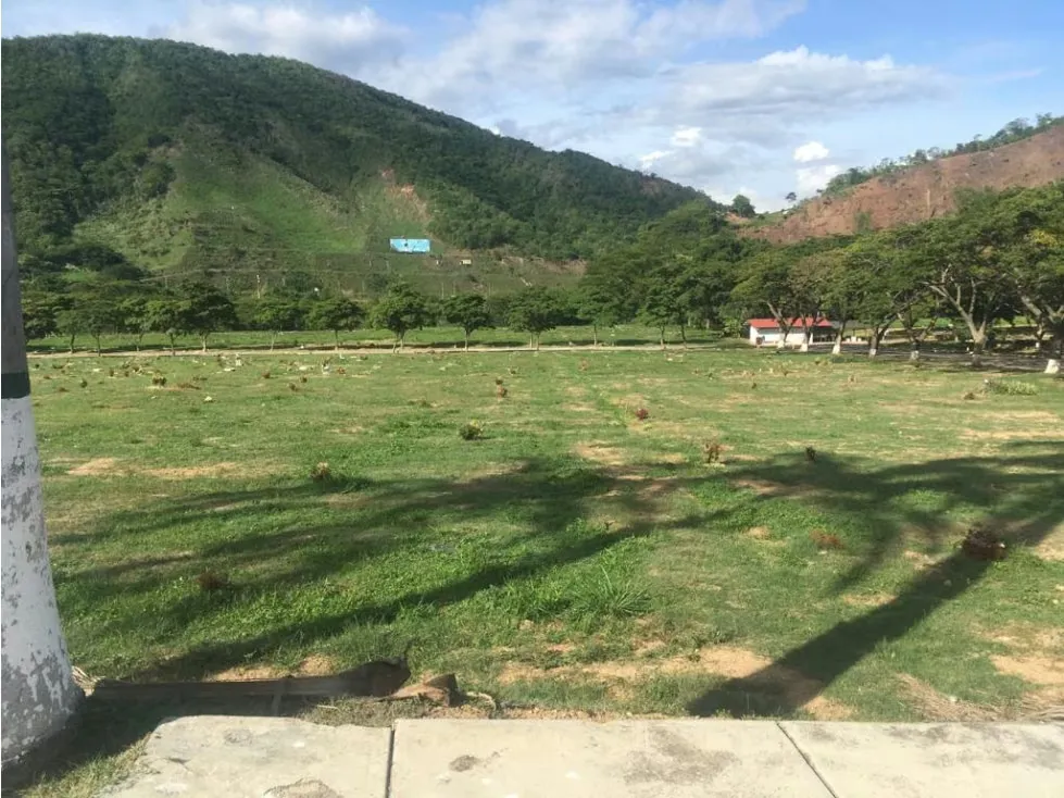 Vendo Dos Parcelas de Dos Puestos en Los Jardines del Cercado - 7