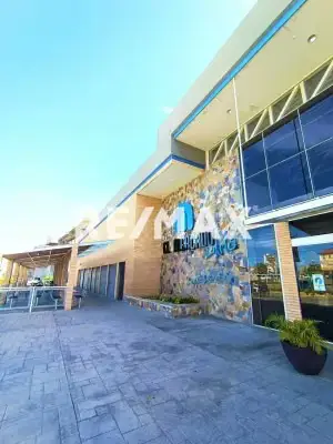 3 locales en venta en excelente zona CC MERCADO LA ISLA