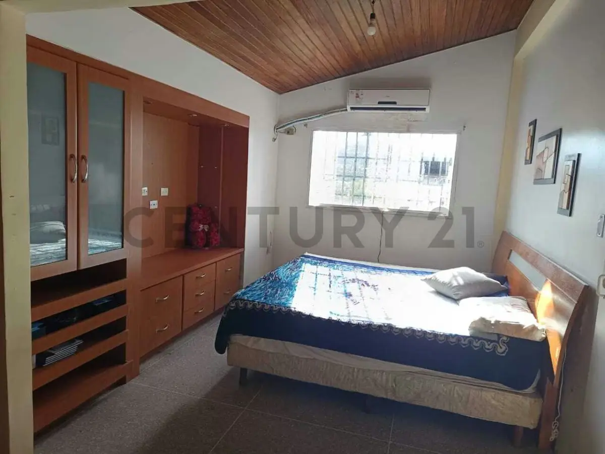 En Venta Exclusiva Casa En la Macarena Sur de 2 Niveles - 8