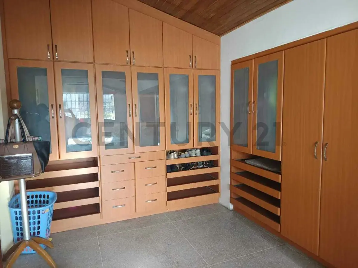 En Venta Exclusiva Casa En la Macarena Sur de 2 Niveles - 9