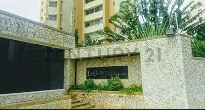 Se Vende Apto. La Llovizna, piso alto. La Lago. Maracaibo