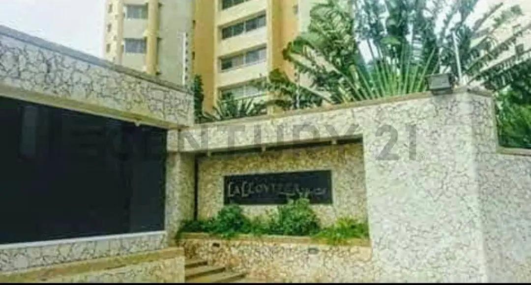 Se Vende Apto. La Llovizna, piso alto. La Lago. Maracaibo