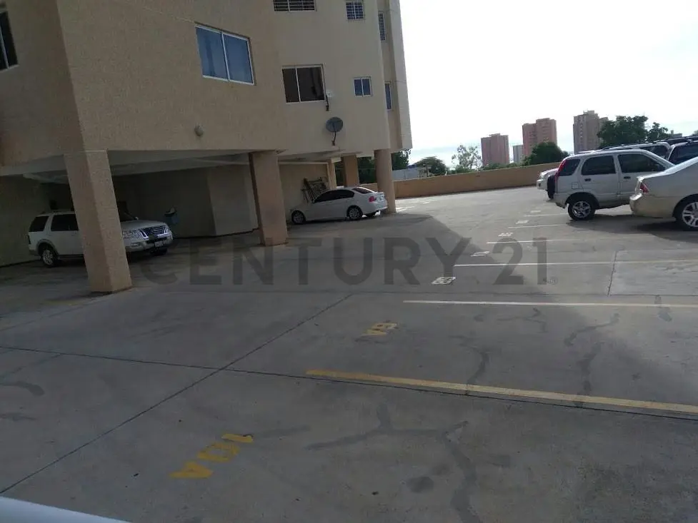 Se Vende Apto. La Llovizna, piso alto. La Lago. Maracaibo - 14