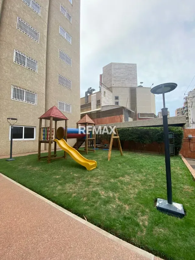 APARTAMENTO EN VENTA EN EDIF. SANTA BÁRBARA ZONA ESTE EN MARACAIBO - 2