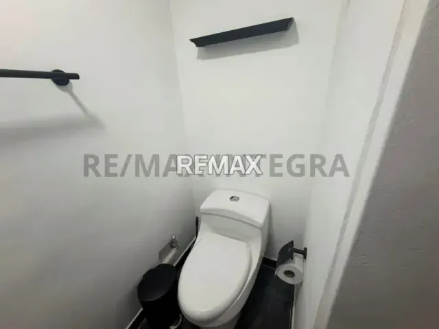 Confort y Prestigio: Oficina de 128 m² con Estacionamiento Privado en el CCCT - 10