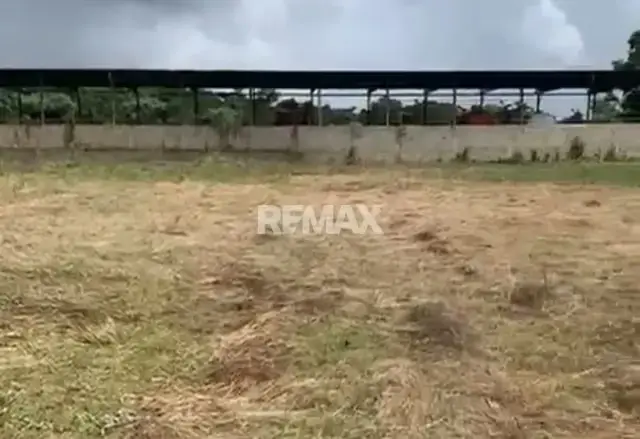 Terreno en Venta en Santa Elena de Las Piñas, muy cerca del Ministerio del Ambiente