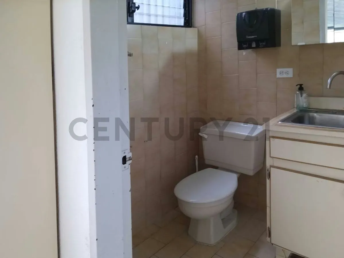OFICINA CON UBICACIÓN ESTRATÉGICA EN AV, RÓMULO GALLEGOS - 11