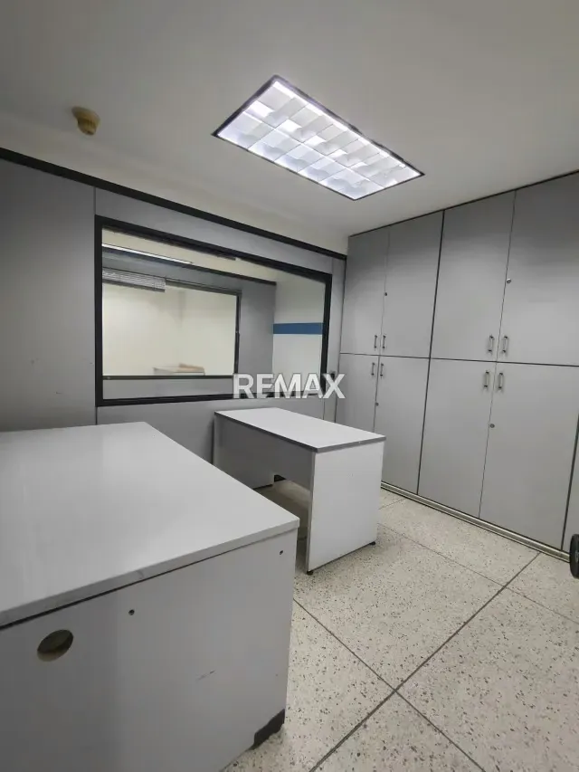 Edificio Industrial en Venta Boleita - 6