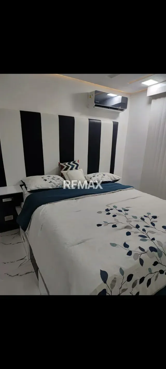 Se vende townhouse en la urbanización La Laguna totalmente Moderno y Amoblado - 6