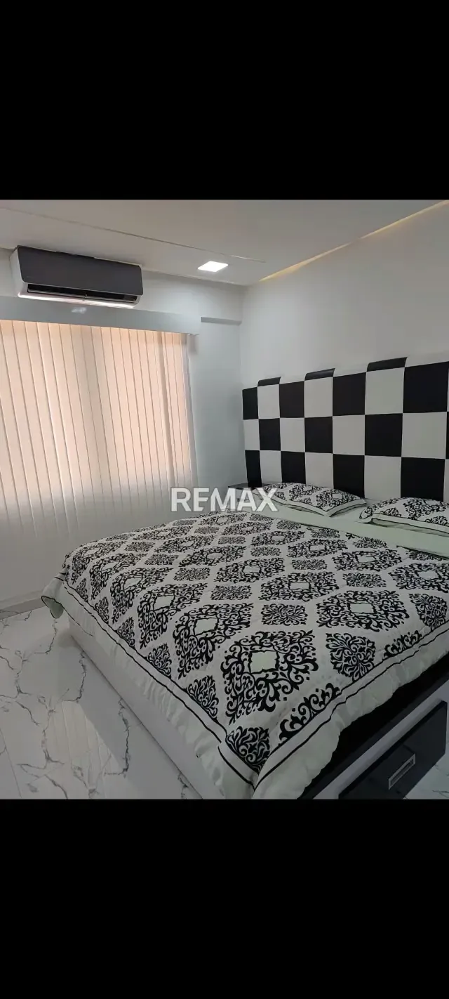 Se vende townhouse en la urbanización La Laguna totalmente Moderno y Amoblado - 7