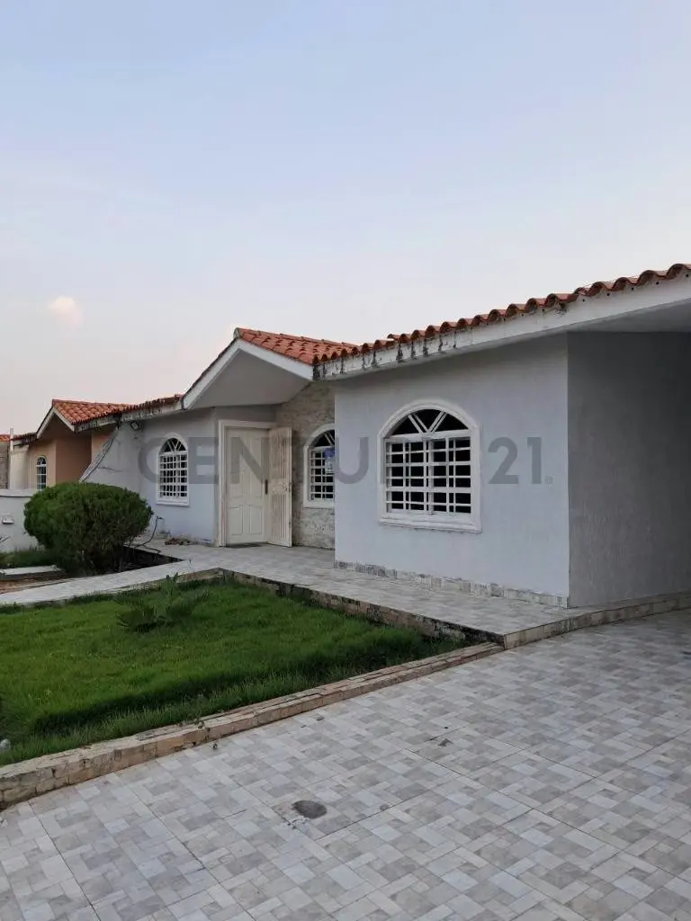 HERMOSA CASA EN URB. ALATA VISTA DE ANACO