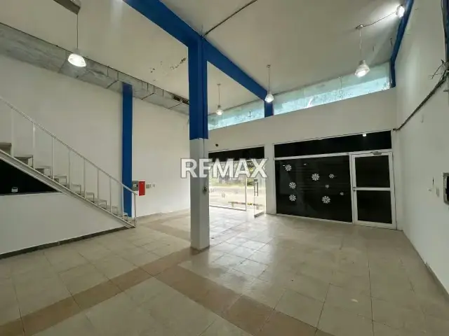 Local en Venta, Av. Ollarvides, Puerta Maraven.