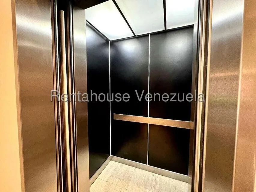 Apartamento (1 Nivel) en Venta en La Castellana, Distrito Metropolitano - 5