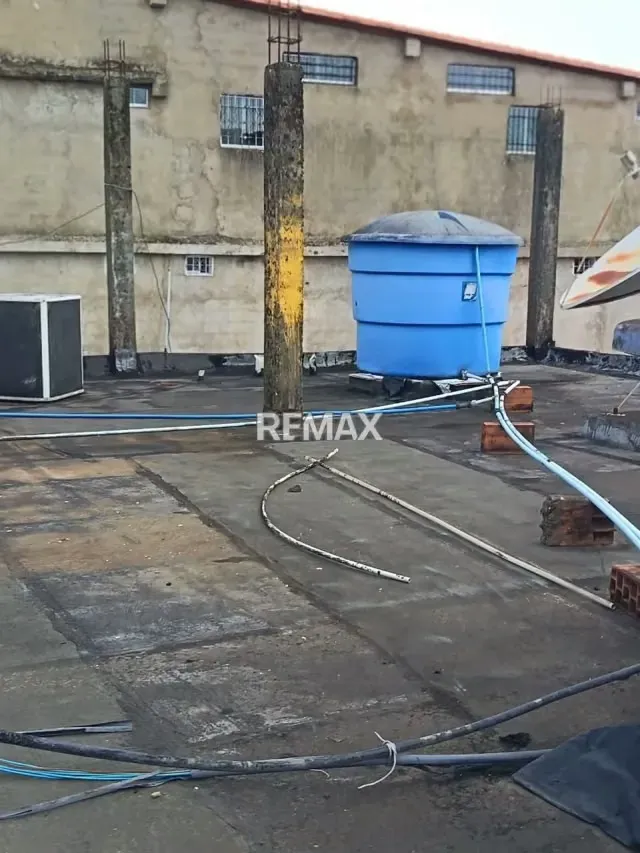 EN VENTA: Edificio Comercial y Residencial en La Fría* - 11