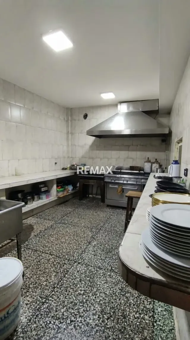 EN VENTA: Edificio Comercial y Residencial en La Fría* - 8