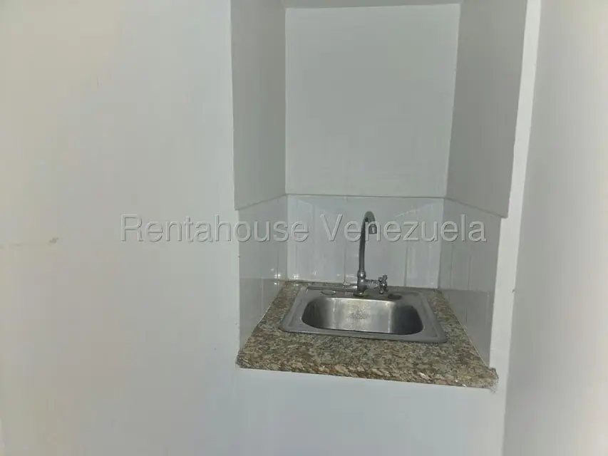 Local Comercial en Alquiler en Plaza Alonso, Zulia - 6