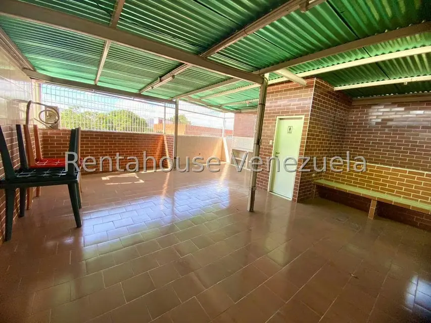 Local Comercial en Venta en Zona Oeste, Lara - 32