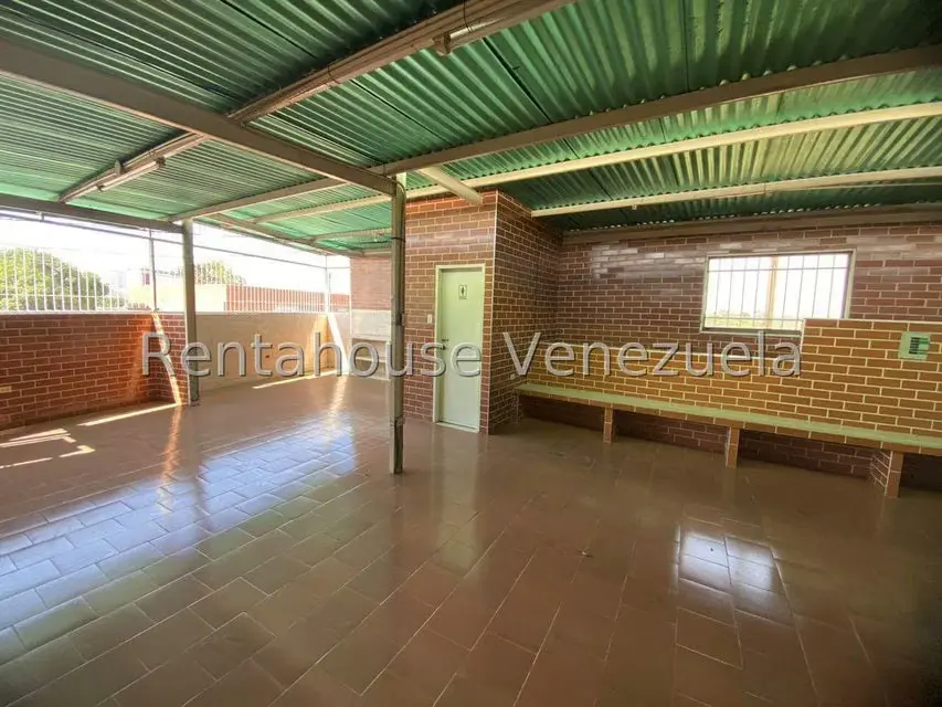 Local Comercial en Venta en Zona Oeste, Lara - 35