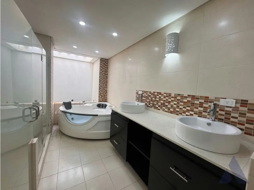 Vendo casa Macaracuay calle cerrada vista al Ávila - 28