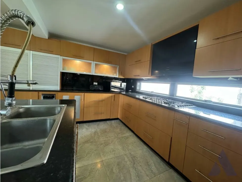 Vendo casa Macaracuay calle cerrada vista al Ávila - 8