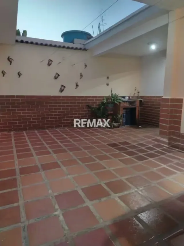 En Venta Hermosa Casa Ampliada en Zona Norte en Urbanización Yucatán - 6
