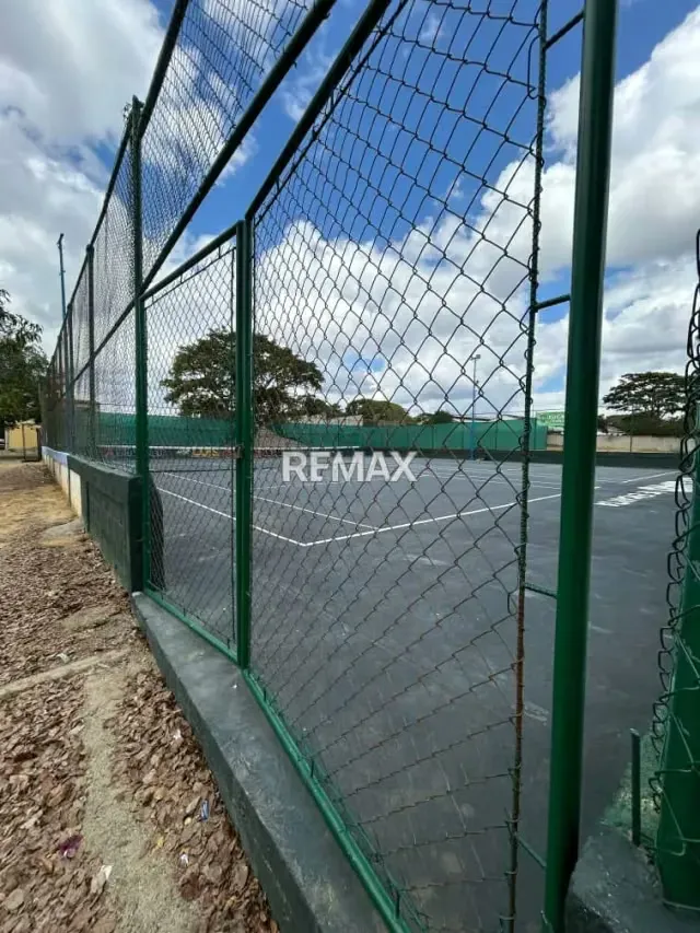 En Venta Hermosa Casa Ampliada en Zona Norte en Urbanización Yucatán - 8
