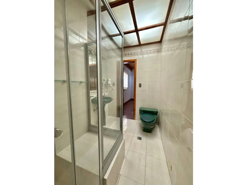 Se vende apto 433 m2 5h+s/5.5b+s/2p Cumbres de Curumo - 19