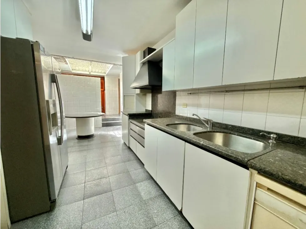 Se vende apto 433 m2 5h+s/5.5b+s/2p Cumbres de Curumo - 8