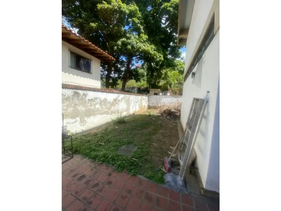 Casa en venta 400m², Av. Ppal. Cafetal, C. Roraima. - 11