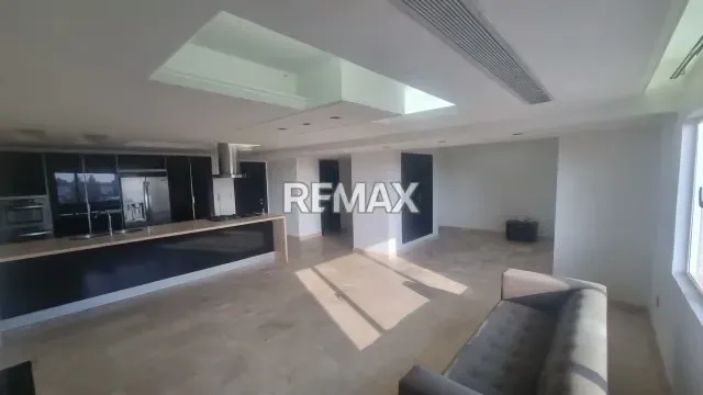 En Alquiler Apartamento Residencias Aguamarina ubicado en Av. 9B entre calles 75 y 76 - 2