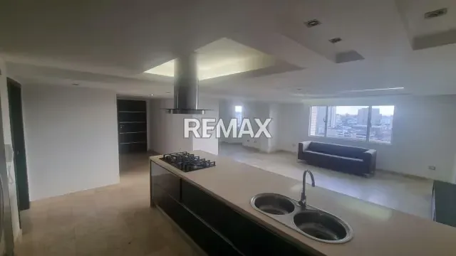 En Alquiler Apartamento Residencias Aguamarina ubicado en Av. 9B entre calles 75 y 76 - 5