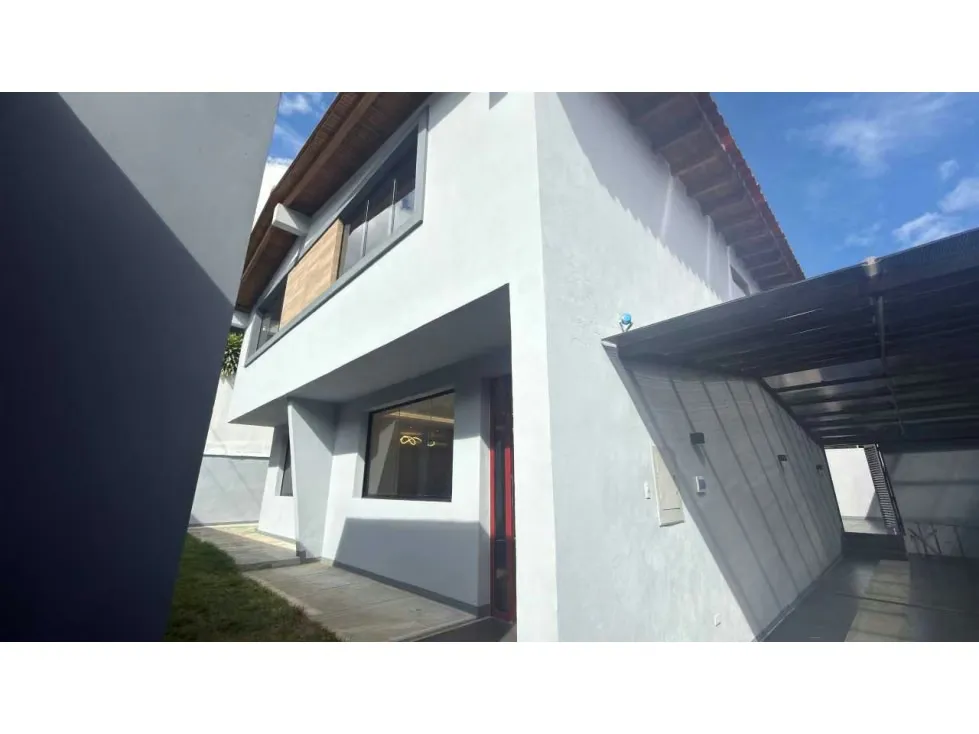 Casa totalmente remodelada en la parte alta de Los Palos Grandes 350M2 - 36
