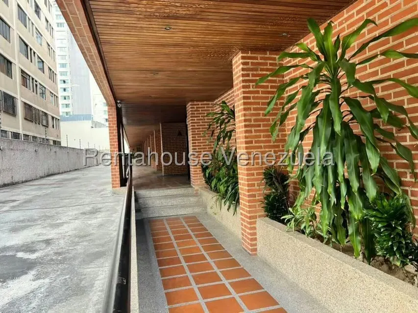 Apartamento (1 Nivel) en Venta en Los Palos Grandes, Distrito Metropolitano - 3