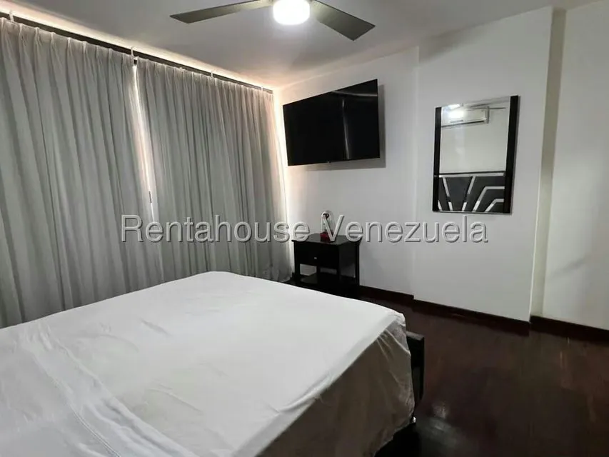 Apartamento (1 Nivel) en Venta en Los Palos Grandes, Distrito Metropolitano - 23
