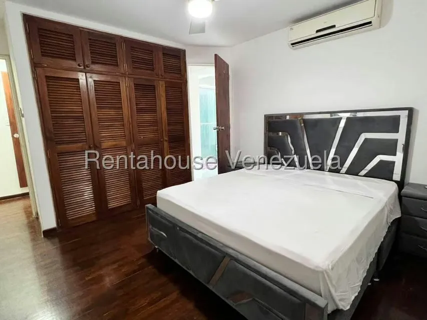 Apartamento (1 Nivel) en Venta en Los Palos Grandes, Distrito Metropolitano - 24