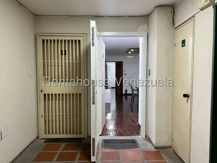 Apartamento (1 Nivel) en Venta en Los Palos Grandes, Distrito Metropolitano - 4