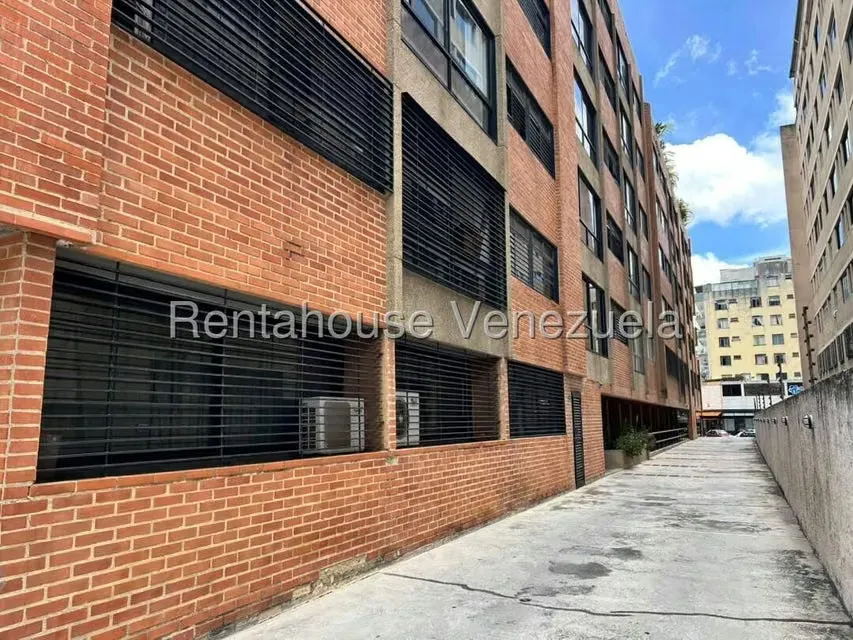 Apartamento (1 Nivel) en Venta en Los Palos Grandes, Distrito Metropolitano - 33